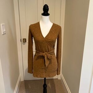 A Pea in the Pod maternity wrap top - size XS